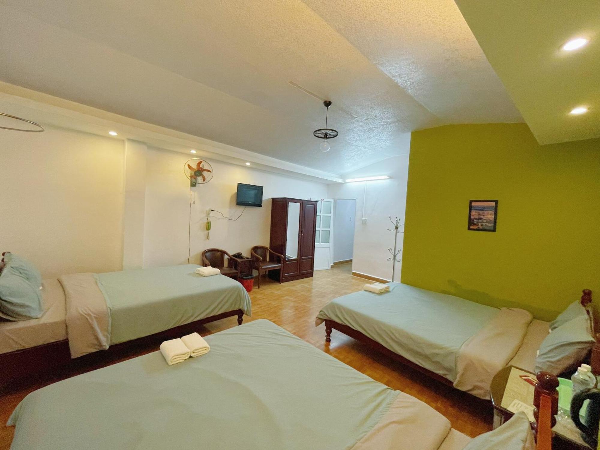 Hotel Khách sạn Anh Hào Da Lat Esterno foto