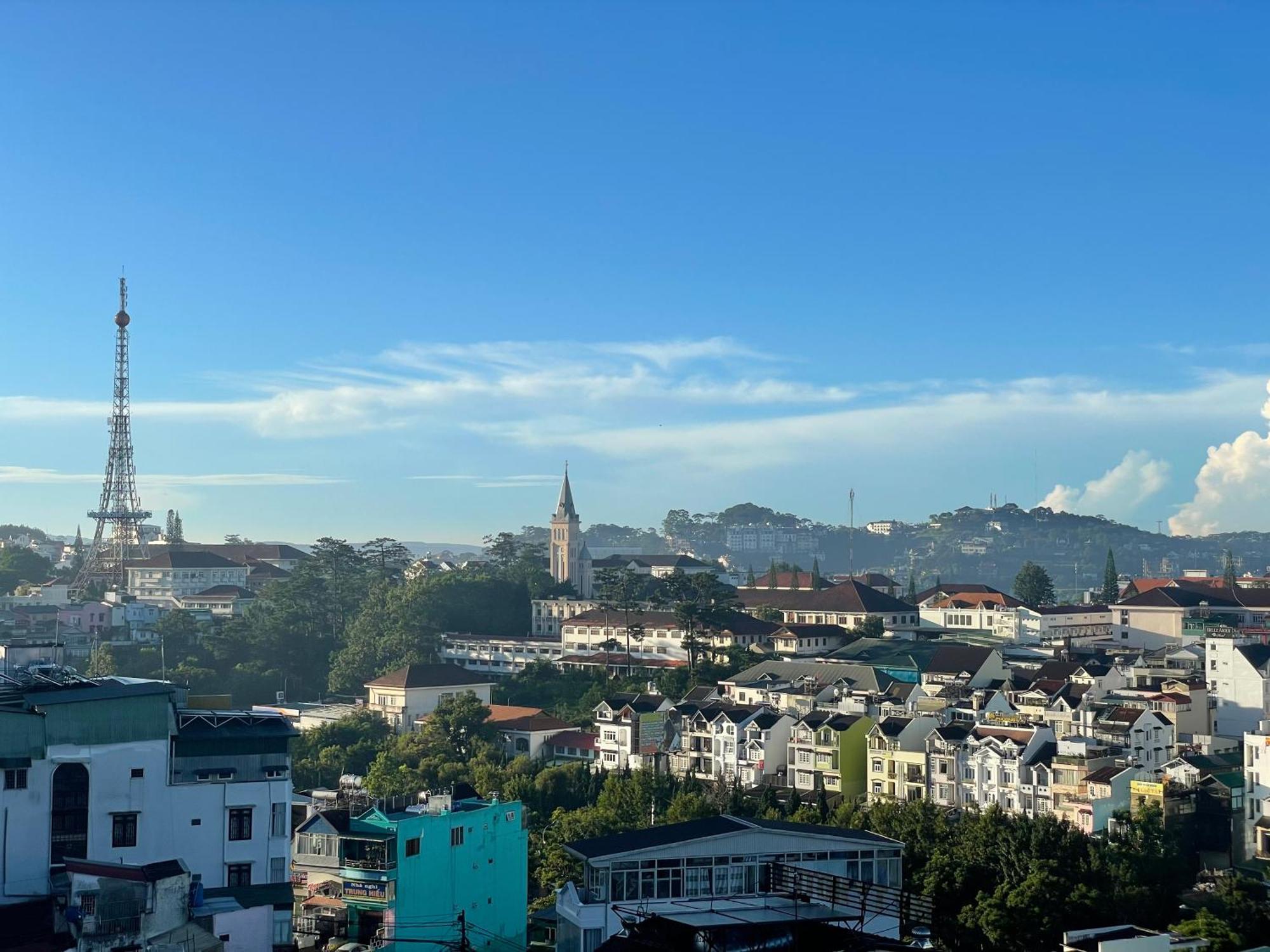 Hotel Khách sạn Anh Hào Da Lat Esterno foto